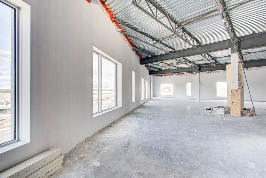 More Photos Of 12421 Boul Lacordaire Montréal N, Montreal-Nord Medical For Sale