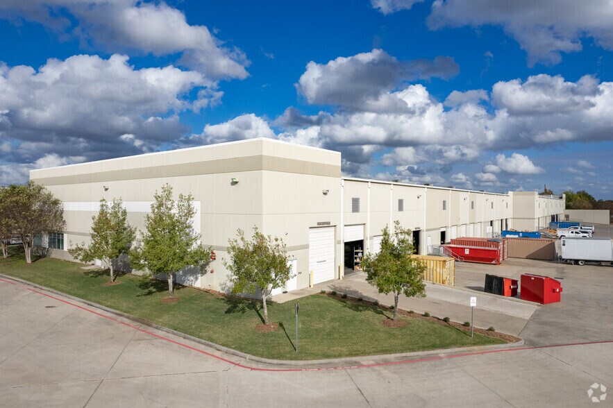 More Photos Of 10803 Vinecrest Dr, Houston Unknown For Lease