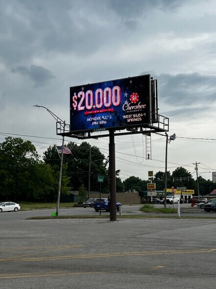 More Photos Of 1303 S Thompson St, Springdale Bowling Alley For Sale