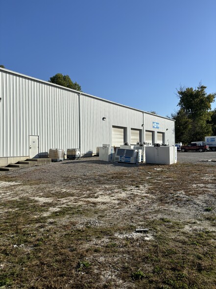 Primary Photo Of 2407 Washington Ave, Bedford Warehouse For Lease