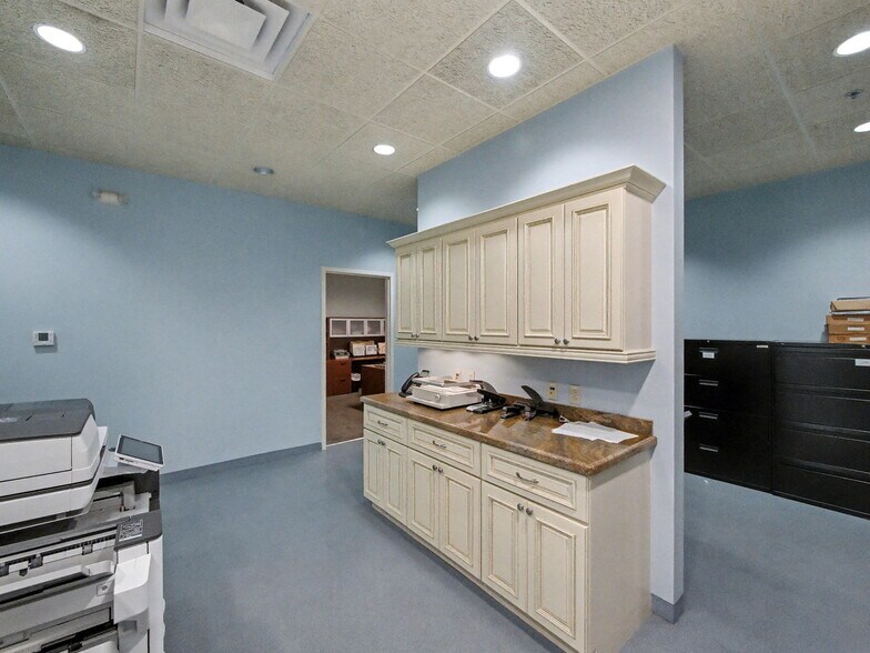 More Photos Of 6861 Garden Rd, Riviera Beach Warehouse For Sale