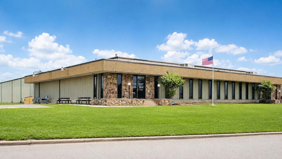 Primary Photo Of 501 Republic Cir, Birmingham Service For Lease