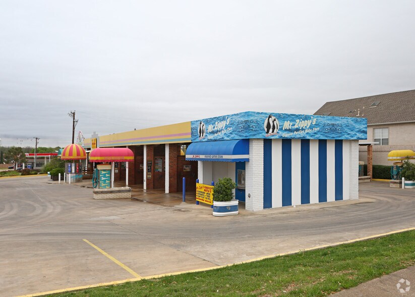 More Photos Of 504 N Euless Main St, Euless Carwash For Sale