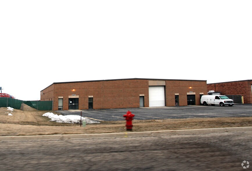 More Photos Of 620-630 Heartland Dr, Sugar Grove Warehouse For Lease