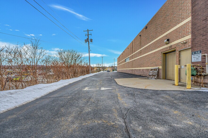More Photos Of 1777 N Keyser Ave, Scranton Drugstore For Lease
