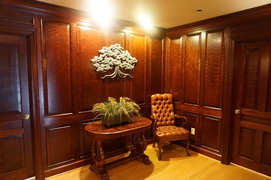 More Photos Of 403 N Main St, Evergreen Warehouse For Sale