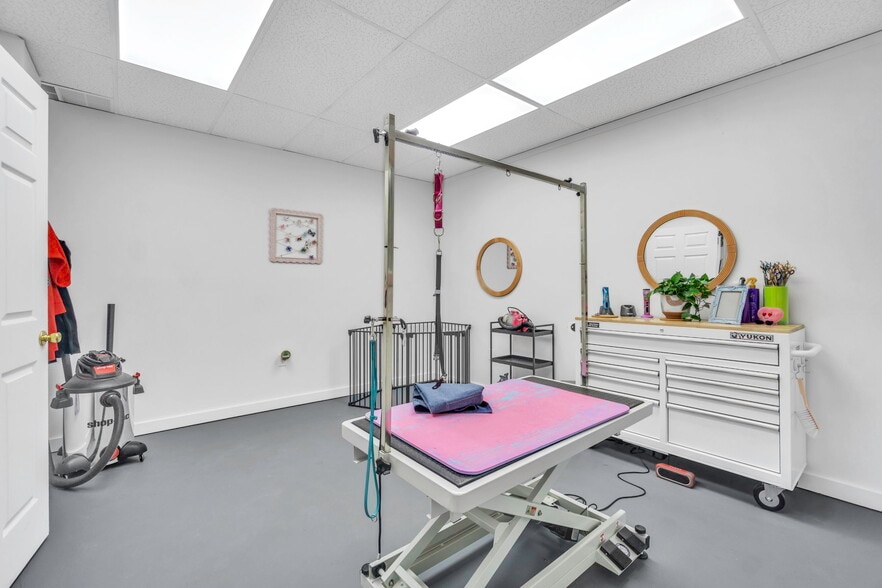 More Photos Of 110 E Butler Rd, Mauldin Unknown For Lease