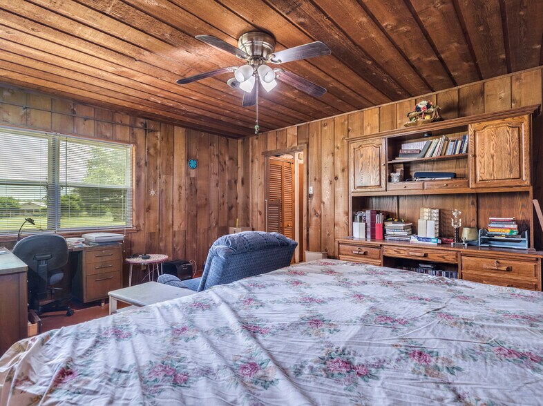 More Photos Of 12900 Lowden Ln, Manchaca Flex For Sale