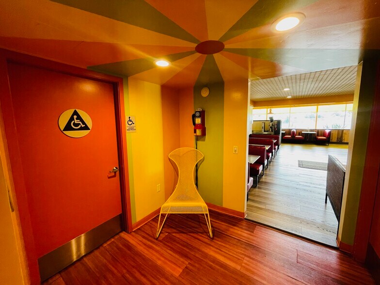 More Photos Of 1575 Calle Joaquin, San Luis Obispo Restaurant For Sale