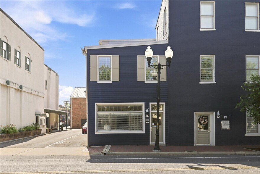 More Photos Of 48 W Boscawen St, Winchester Storefront Retail Office For Sale