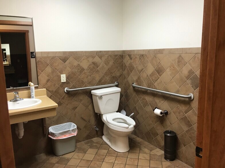 More Photos Of 2834 Jackson Blvd, Rapid City Office For Lease