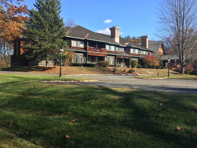 More Photos Of 160 Pawtucket Blvd, Tyngsborough Hotel For Sale