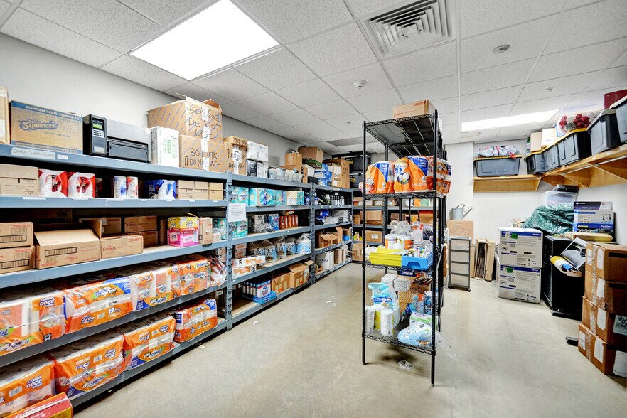 More Photos Of 7104 W County Road 116, Midland Warehouse For Lease