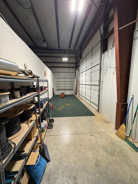 More Photos Of 11900 Sam Roper Dr, Charlotte Light Manufacturing For Lease
