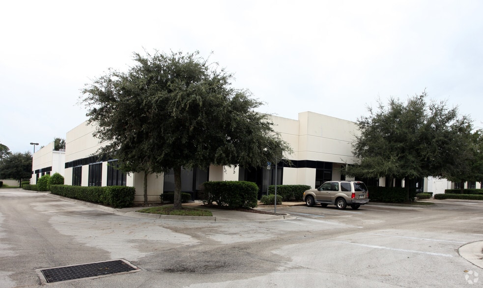More Photos Of 155 St Johns Business Pl, Saint Augustine Light Distribution For Lease