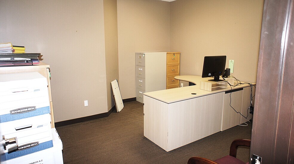 More Photos Of 9 Chippewa Rd, Sherwood Park Office For Lease