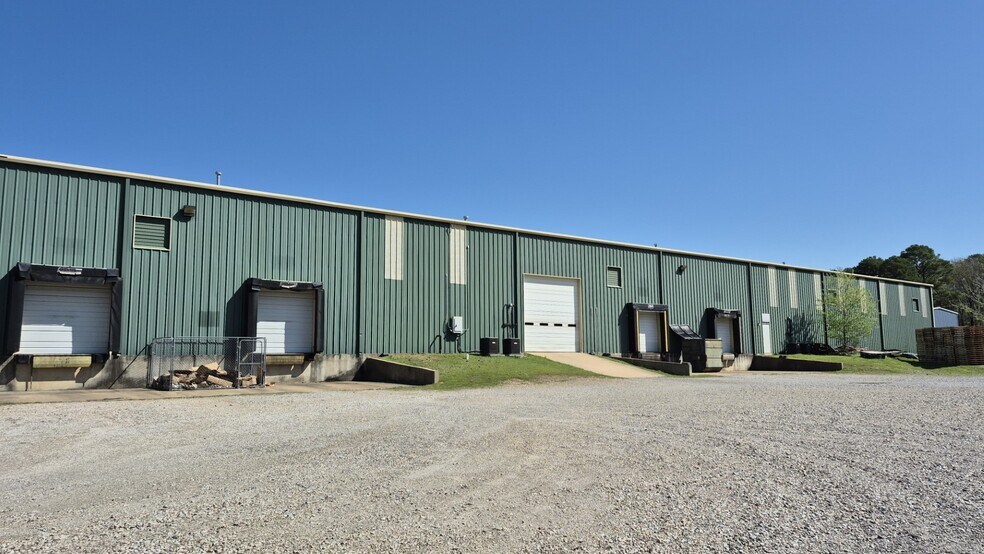 More Photos Of 747 Mid America Blvd, Hot Springs Warehouse For Sale