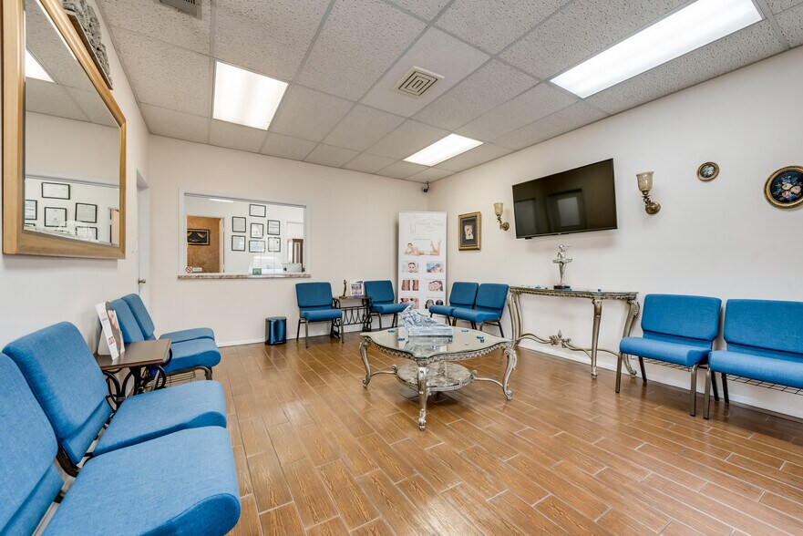 More Photos Of 912 Wright St, Arlington Medical For Sale