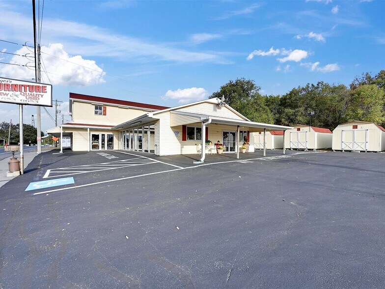 More Photos Of 1105 W Main St, Mount Joy General Retail For Sale