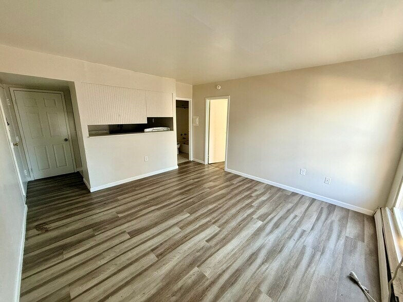 More Photos Of 911-913 Rogers Pl, Cincinnati Apartments For Sale