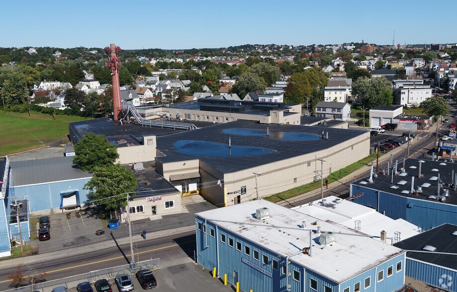 More Photos Of 71 Linden St, Lynn Warehouse For Lease