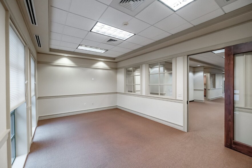More Photos Of 1393 Clay St SE, Albany Office For Lease
