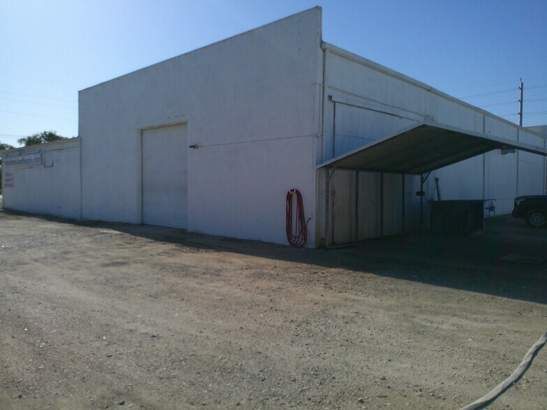 More Photos Of 1319 N Gordon St, Alvin Warehouse For Sale