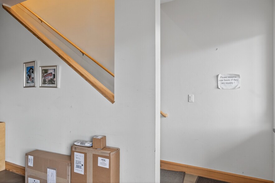 More Photos Of 653 N Cora St, Ridgway Office For Sale