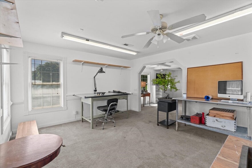 More Photos Of 806 N 3rd Ave, Chatsworth Office Residential For Sale