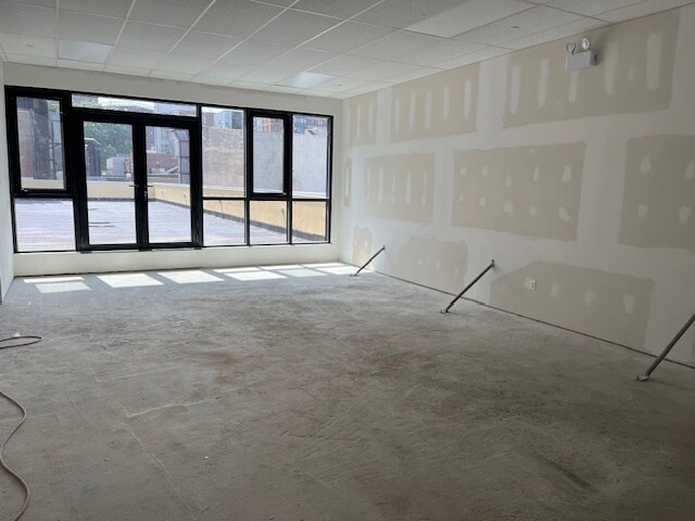 More Photos Of 40-12 Main St, Flushing Storefront For Lease