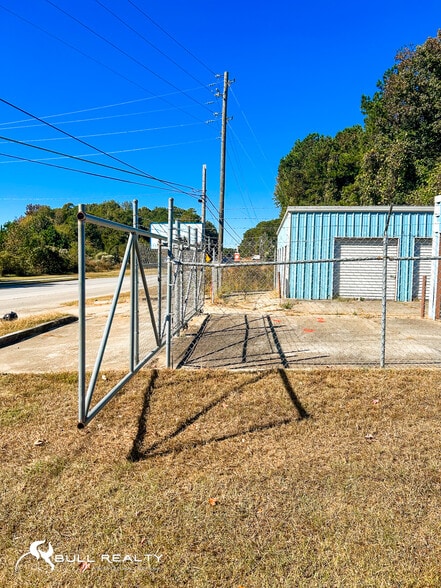 More Photos Of 2570 Flat Shoals Rd SE, Conyers Self Storage For Sale