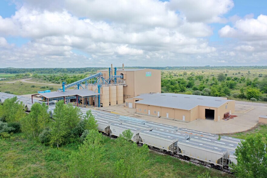 More Photos Of 1439 Cutler Trico Road, Cutler Industrial For Lease