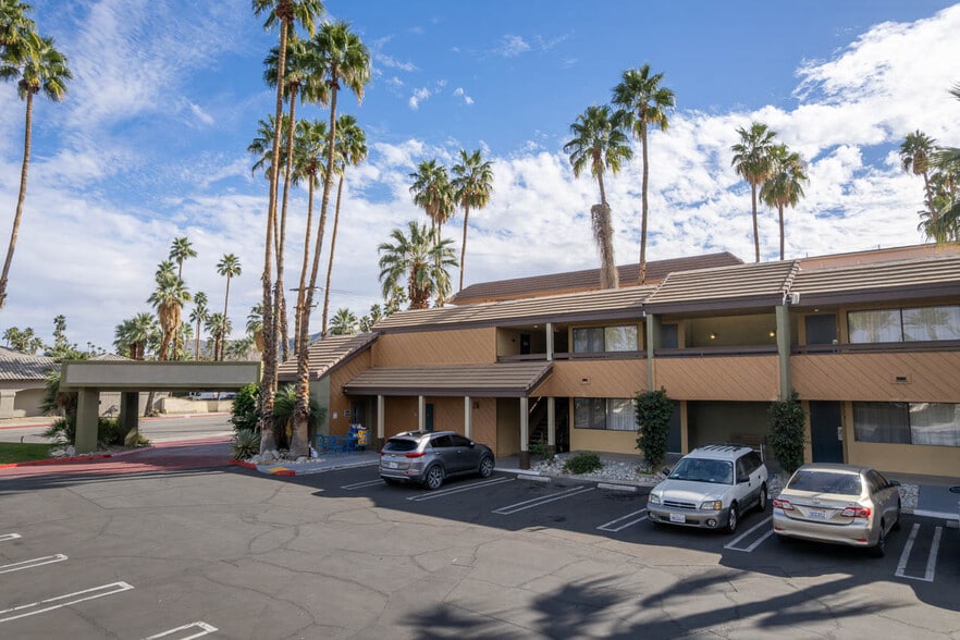 More Photos Of 1633 S Palm Canyon Dr, Palm Springs Hotel For Sale