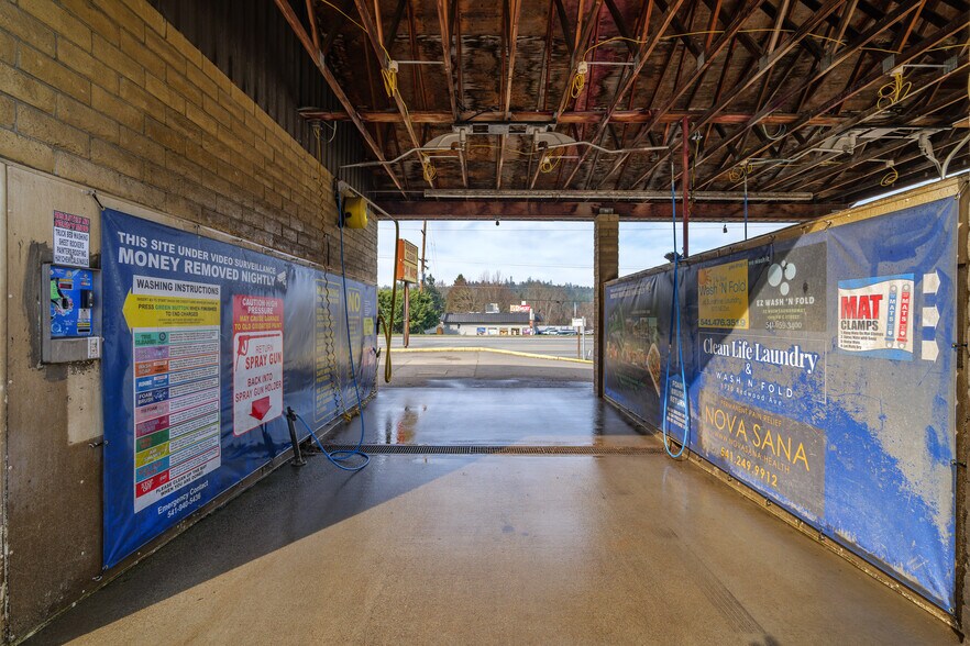 More Photos Of 2521 Williams Hwy, Grants Pass Carwash For Sale