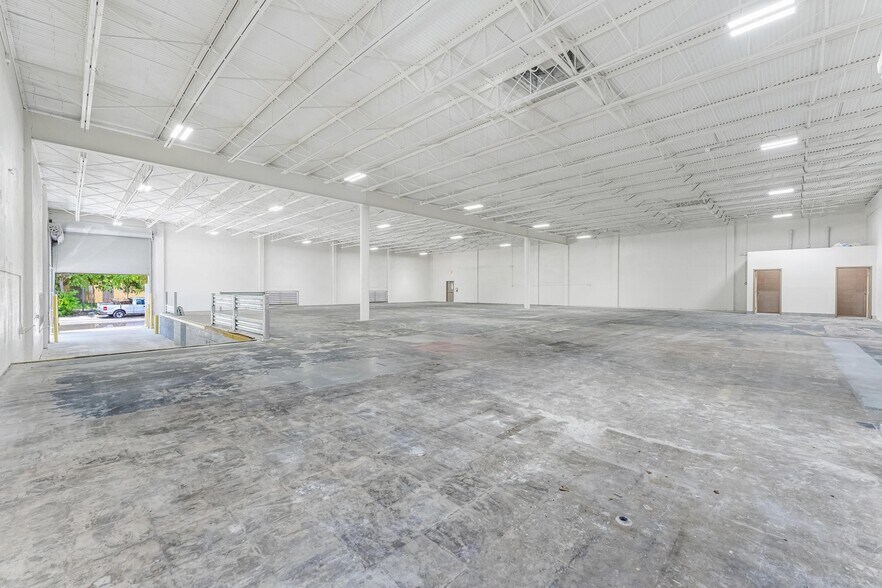 More Photos Of 14525-14570 NW 26th Ave, Opa Locka Manufacturing For Lease