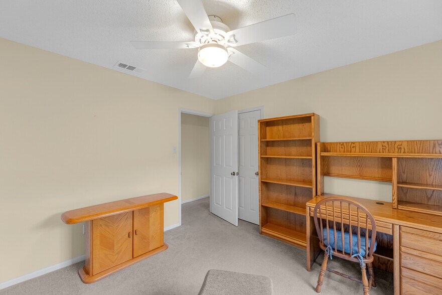 More Photos Of 7315 Pine St, Manvel Industrial For Sale