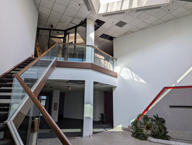 More Photos Of 75 James Way, Southampton Medical For Sale