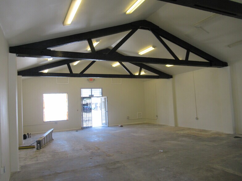 More Photos Of 1826 E Compton Blvd, Compton Storefront For Sale