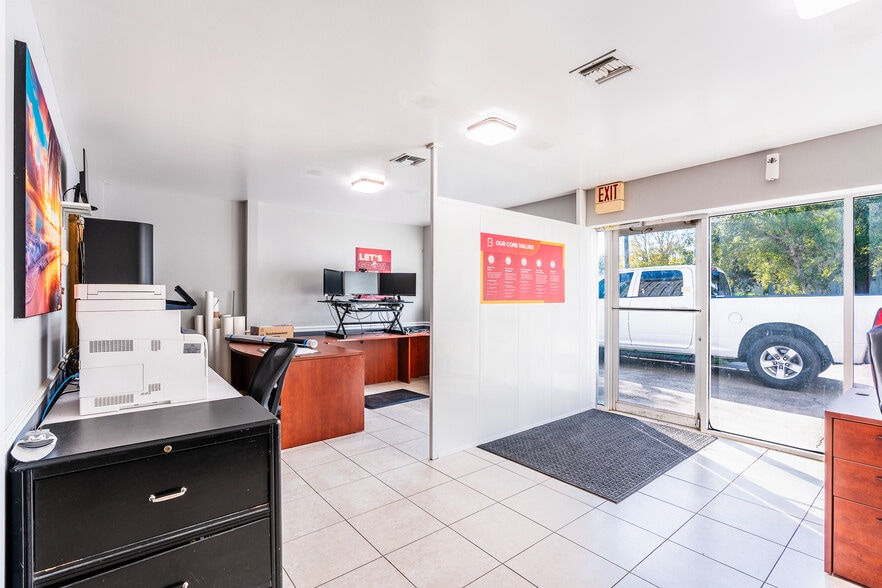 More Photos Of 820 35th Ct, Vero Beach Warehouse For Sale