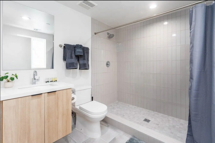 More Photos Of 216 N Coronado St, Los Angeles Multifamily For Sale