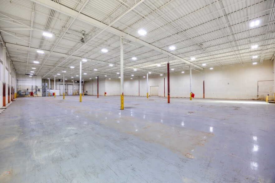 More Photos Of 55 Esandar Dr, Toronto Warehouse For Sale