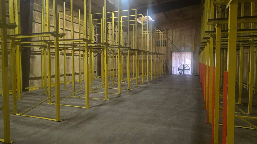 More Photos Of 2200 & 2100 Trophy Dr, McAllen Warehouse For Sale