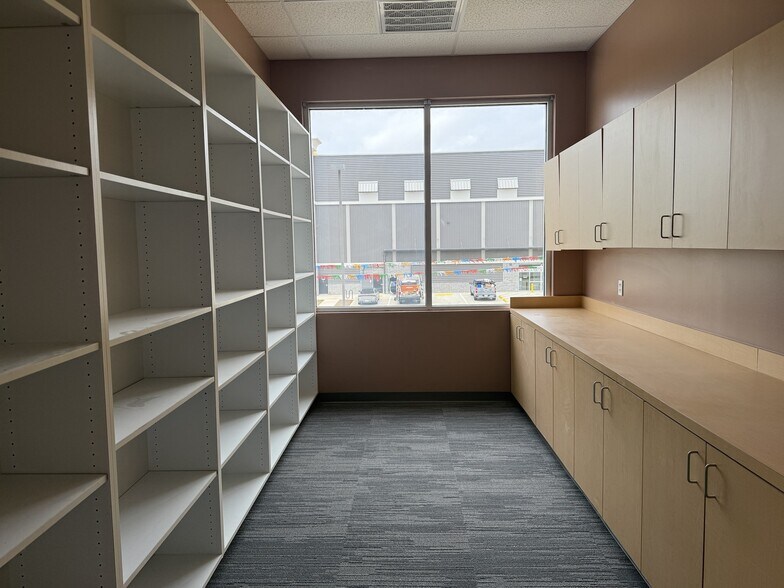 More Photos Of 3851 NE Loop 820, Fort Worth Office Residential For Lease