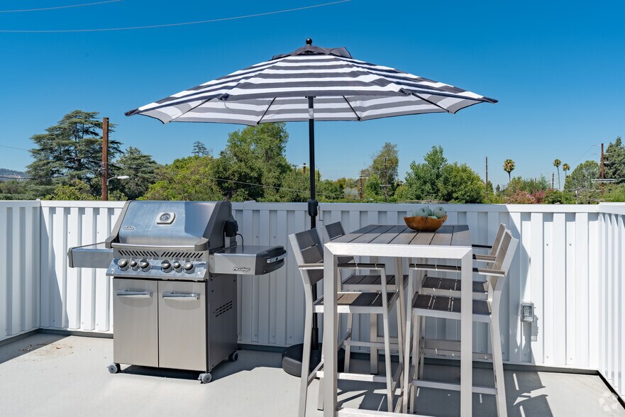 More Photos Of 11700 W Magnolia Blvd, Valley Village Apartments For Sale