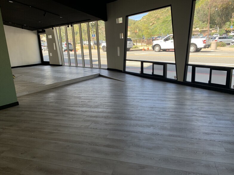 More Photos Of 480-506 Ocean Ave, Laguna Beach Storefront For Lease