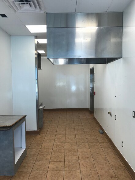 More Photos Of 727 Maple Rd, Buffalo Convenience Store For Lease