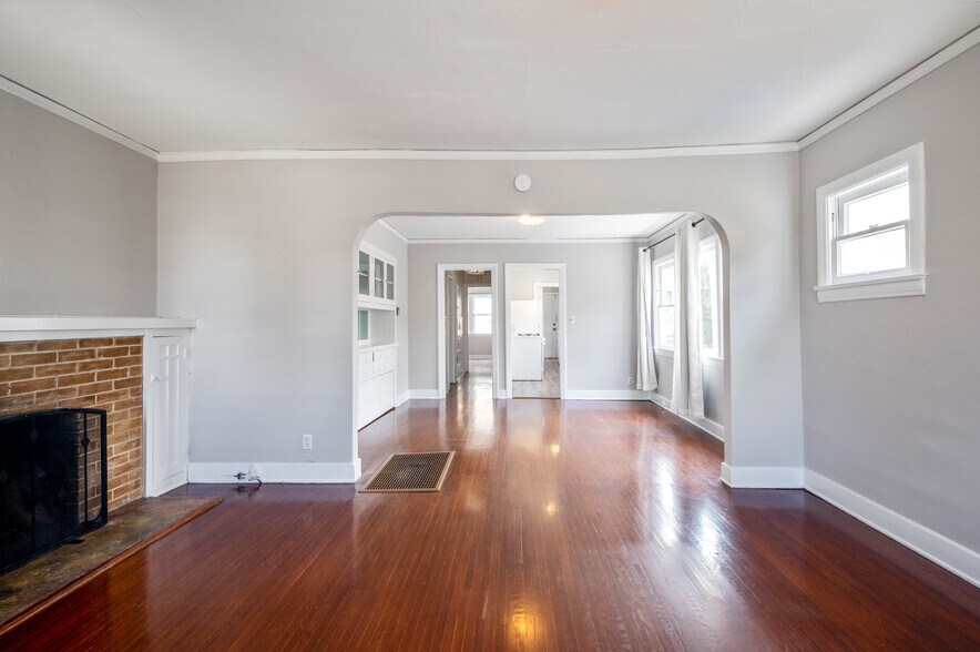 More Photos Of 1620 California Ave, Santa Monica Apartments For Sale