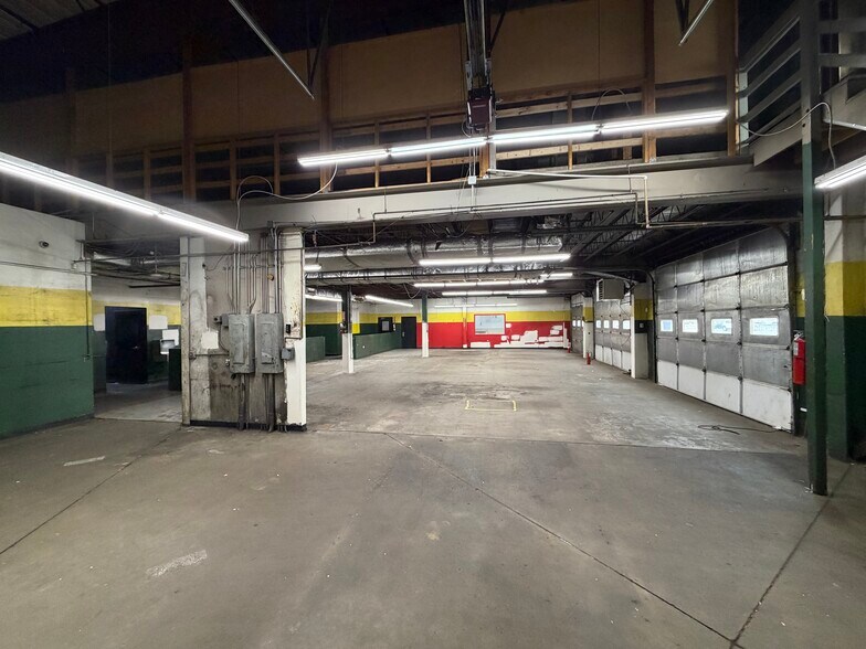 More Photos Of 7999 Wadsworth Blvd, Arvada Auto Repair For Lease
