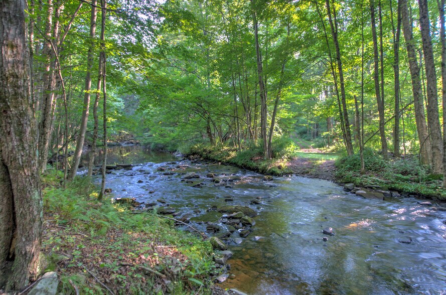 More Photos Of 167 Route 191, Cresco General Retail For Lease