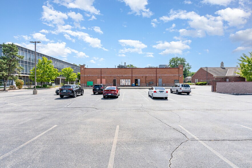 More Photos Of 5942-5948 W Touhy Ave, Niles Storefront For Sale